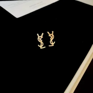 Simple metal sense letter fashion Internet celebrity commuting temperament niche high-end versatile women's earrings