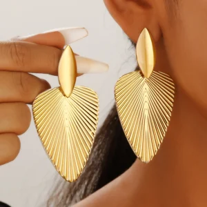 Exaggerated Gold Color Large Fan Leaf Earrings For Women Metal Earing Jewelry 2025 Trending New Women's Leaf Texture Earrings