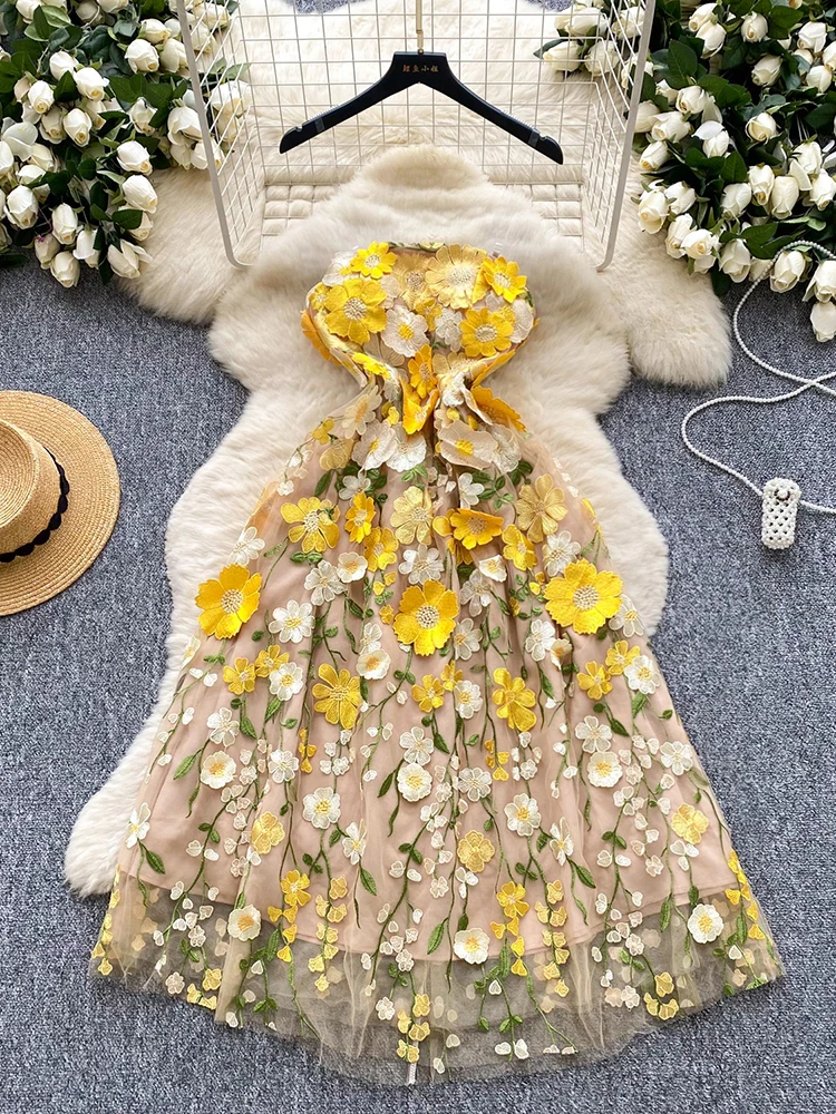 Summer Light Luxury Three-dimensional Flower Strapless Dress Women Fashionable Elegant Waist Cinching Birthday Party Dress S66