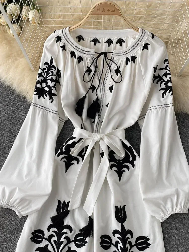 New Spring Autumn Women's Embroidered Dress V-neck Tie Split Retro Indie Folk Style Holiday Beach Long Dress Women GD679 - Image 3