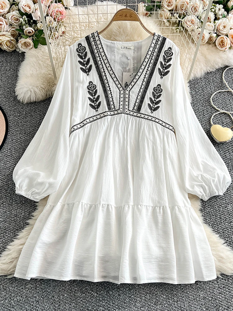 2025 Spring Summer New Embroidered Mini Dress for Women Simple French V-neck Loose Leisure Bohemian Holiday Dress D06