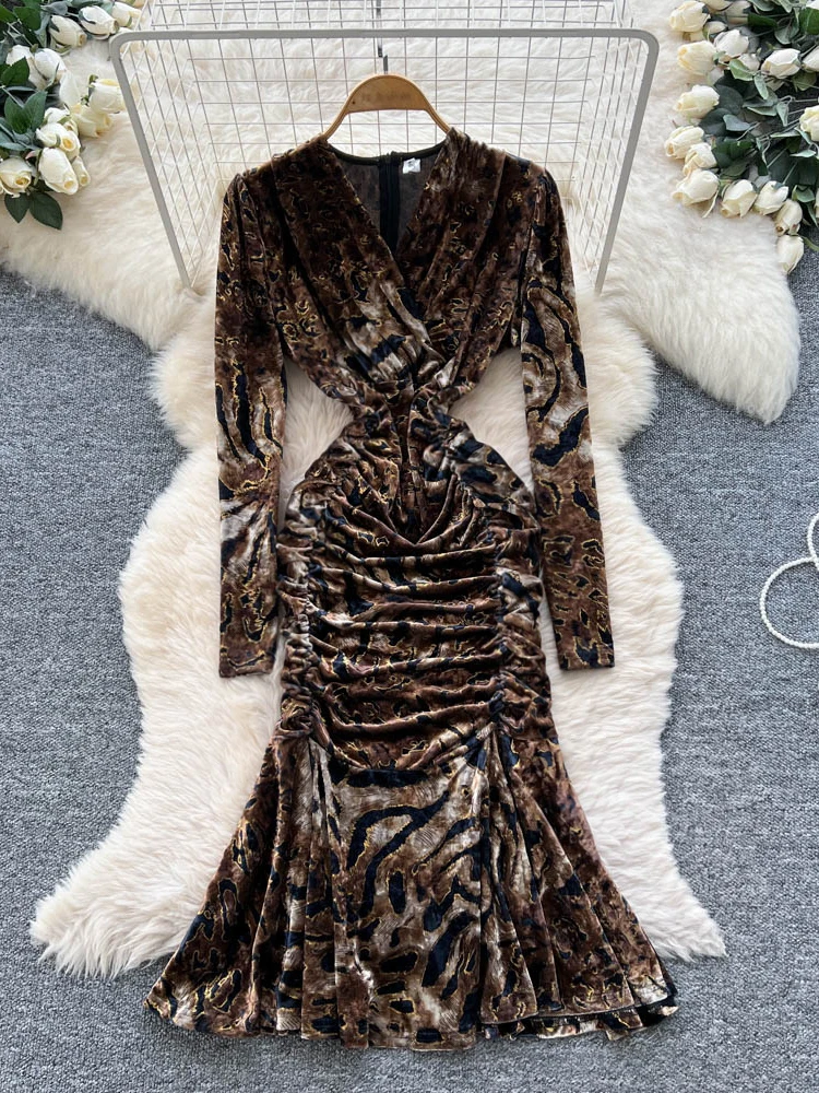 Women Autumn Winter Dress French Sexy Socialite V-neck Mermaid Pleated Buttocks Fish Tail Velvet Slim Mid-length Vestidos DS231